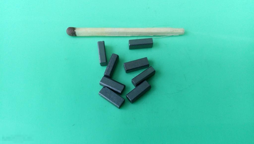 Щетки для электродвигателей 2,5×3×8 мм. Цена за пару. 