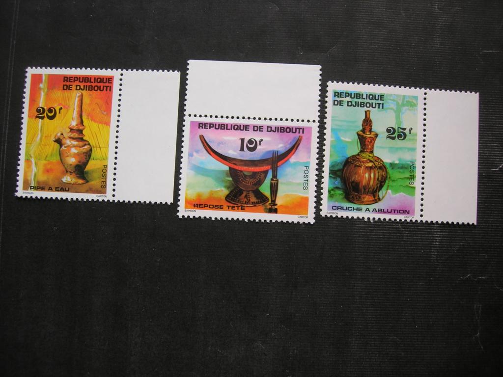 Джибути 1977 искусство: посуда и др.    MNH