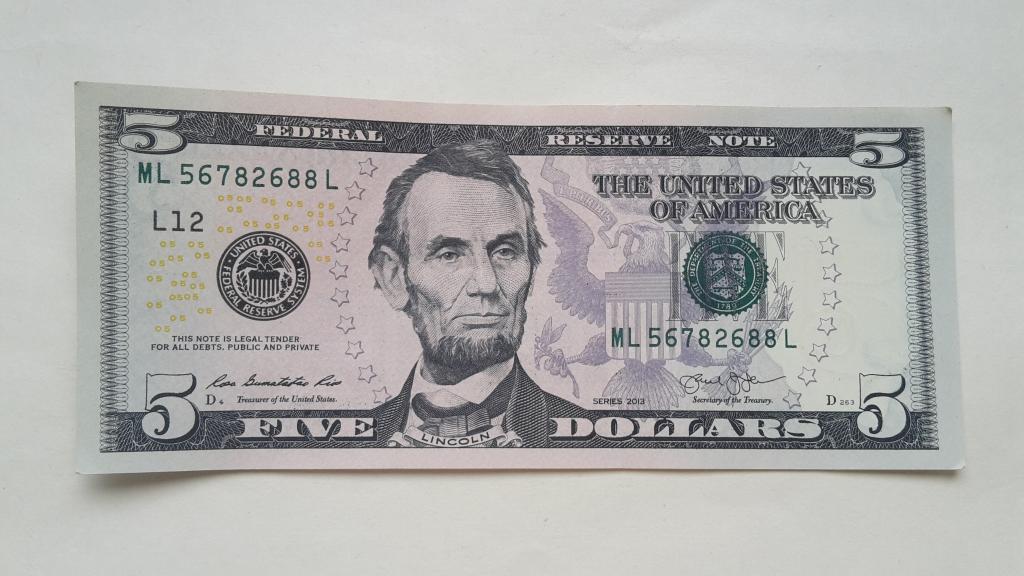 Сколько сегодня 5 долларов. 5 Долларовая купюра. 5 Долларов США. Линкольн 5 долларов. 5 Долларов 2006 года.