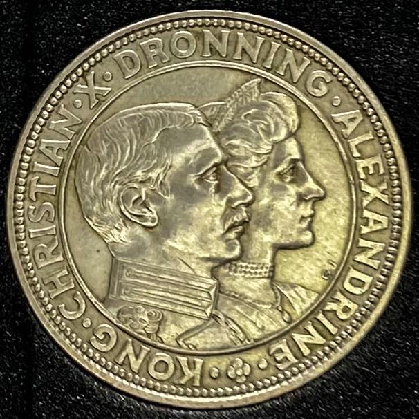 2 кроны 1923. Серебряная свадьба Кристиан X. Серебро