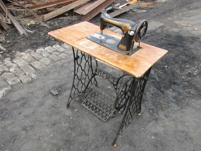 МАШИНА СТАРИННАЯ П.Г.М.З.  РАБОЧАЯ