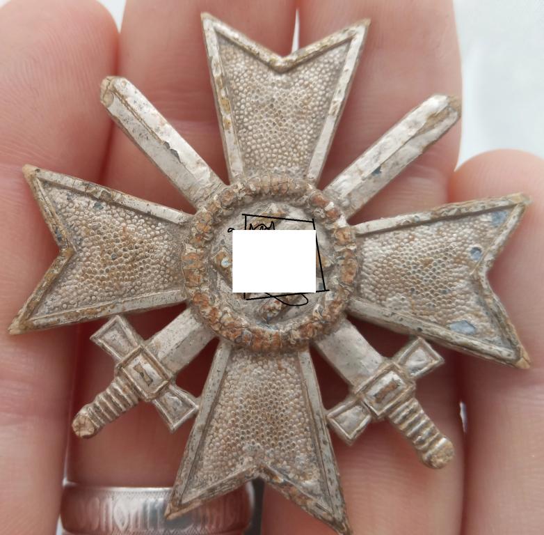 Крест КВК 1 кл. с мечами на закрутке.