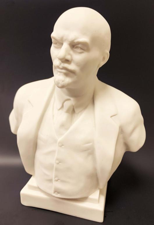 Бюст В.И. Ленин.  Фарфор, ЛФЗ. 1949 г.