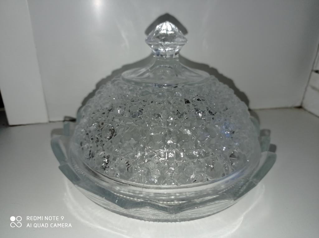 Ваза с крышкой, конфетница, масленка. СССР, 1960-е гг. Стекло