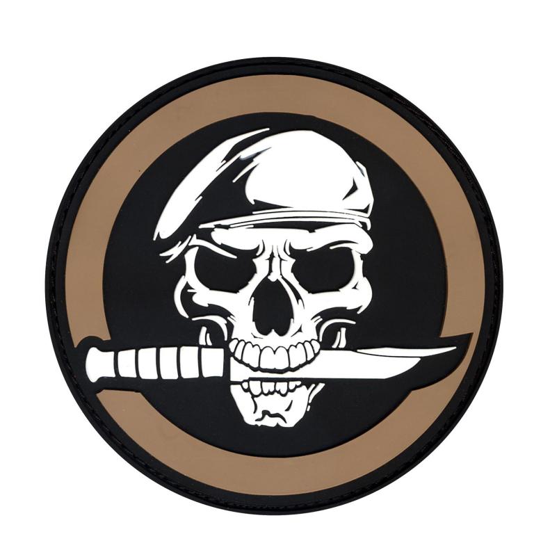 Патч ROTHCO MILITARY Patch SKULL WITH KNIFE velcro 7 cm COYOTE