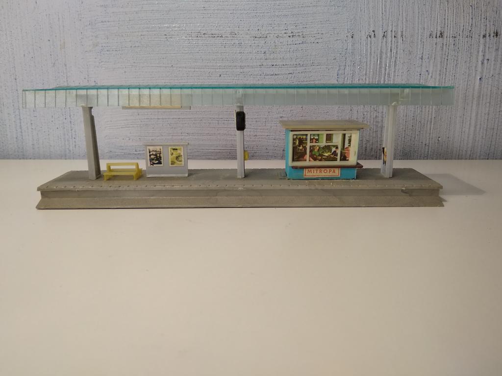 16мм (HO) Vero Перрон Mitropa желтые лавки