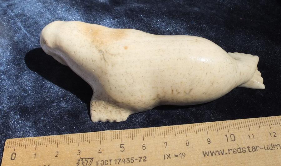 костяная статуэтка Морж, авторская , посёлок Уэлен