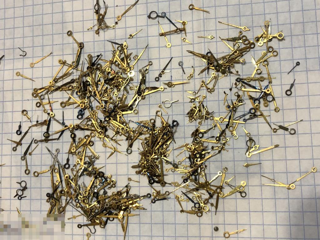 ЧАСОВЫЕ ЗАПЧАСТИ, СТРЕЛКИ, ЛОТ ДЛЯ РЕСТАВРАТОРА ЧАСОВ