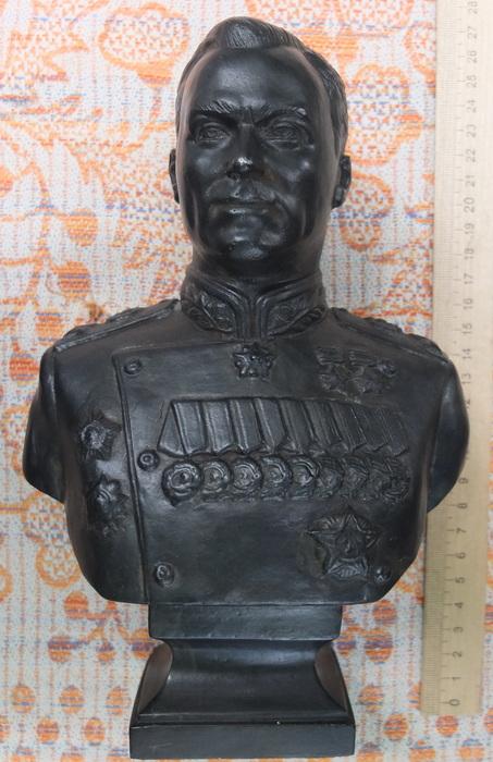 чугунный бюст маршала Рокоссовского, Касли