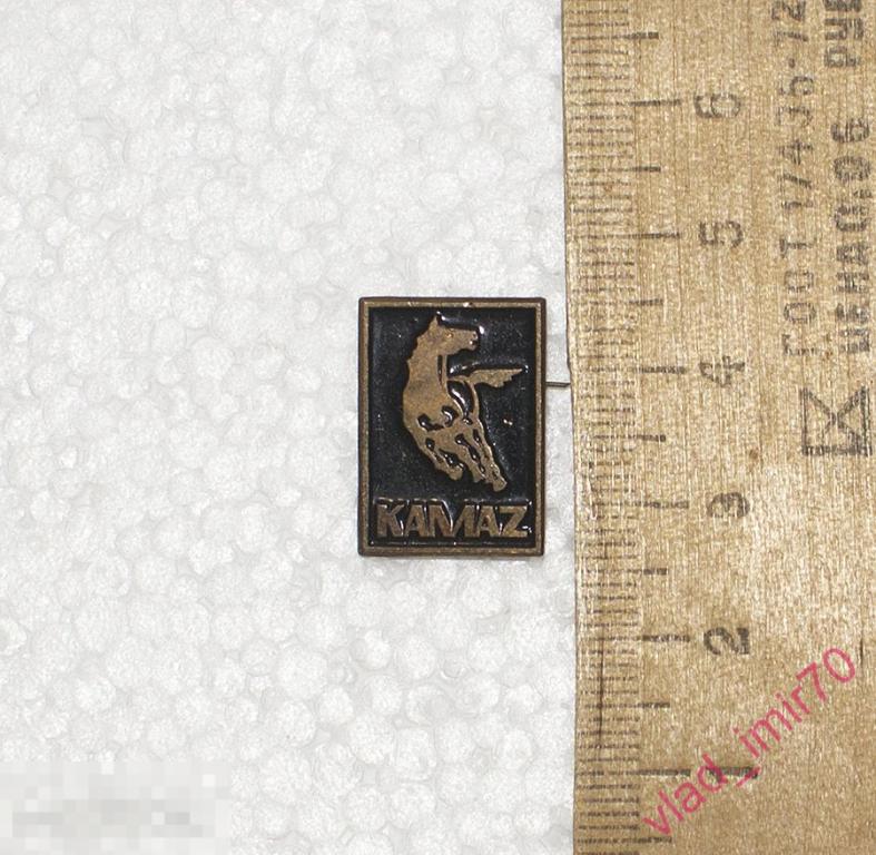 Знак Значок Камаз черный — покупайте на Auction.ru по выгодной цене ...