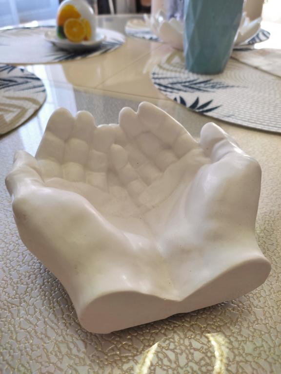 Прекрасная и стильная подставка под украшения