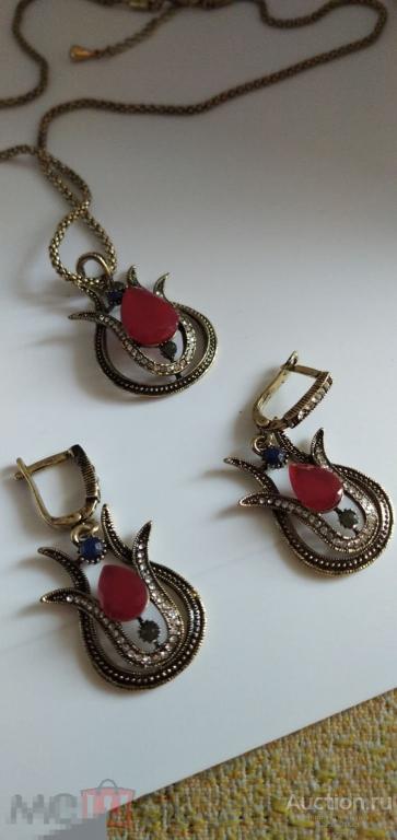 Колье- подвеска+ серьги(комплект), смола, стразы, позолота, сплав
