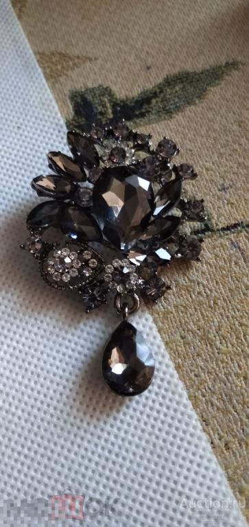 Брошь,стразы,кристаллы,чернение,сплав. 
