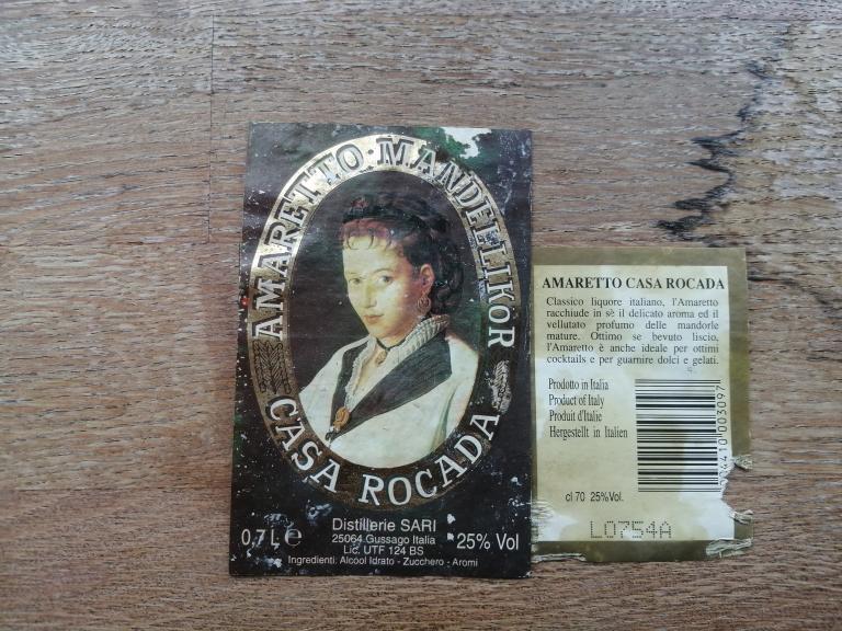 Italia.  Liquore Amaretto Casa Rocada.
