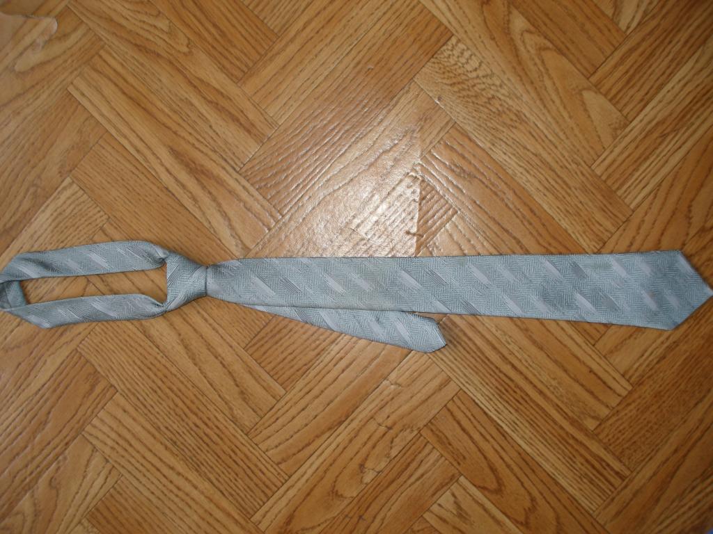 Галстук мужской.