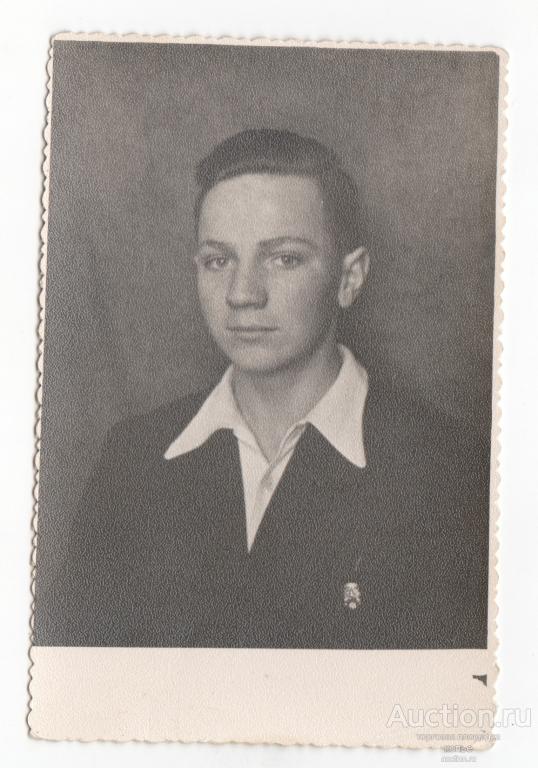 Молодой человек со знаком ГТО.