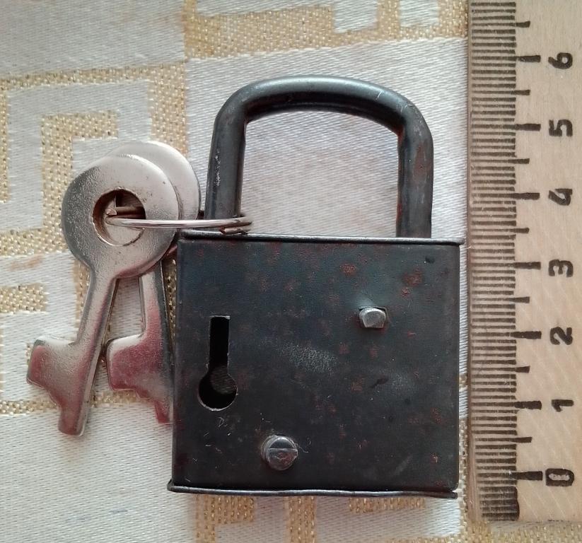 Замок навесной СССР замочек маленький + 2 ключа клеймо