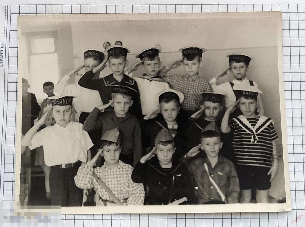 Фотография дети мальчики, утренник в детском саду, 23 февраля, бескозырки, моряки #56