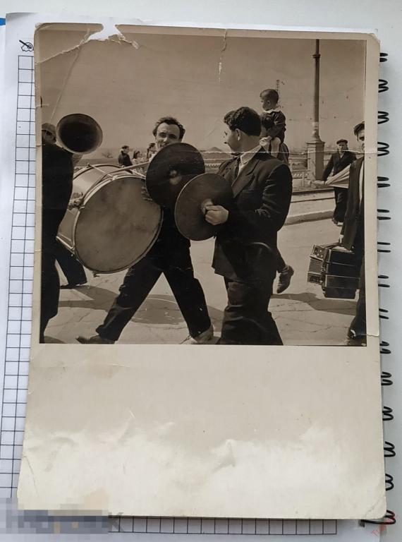 Фотография мужчины музыканты, барабан, тарелки, баян, музыкальные инструменты #63 