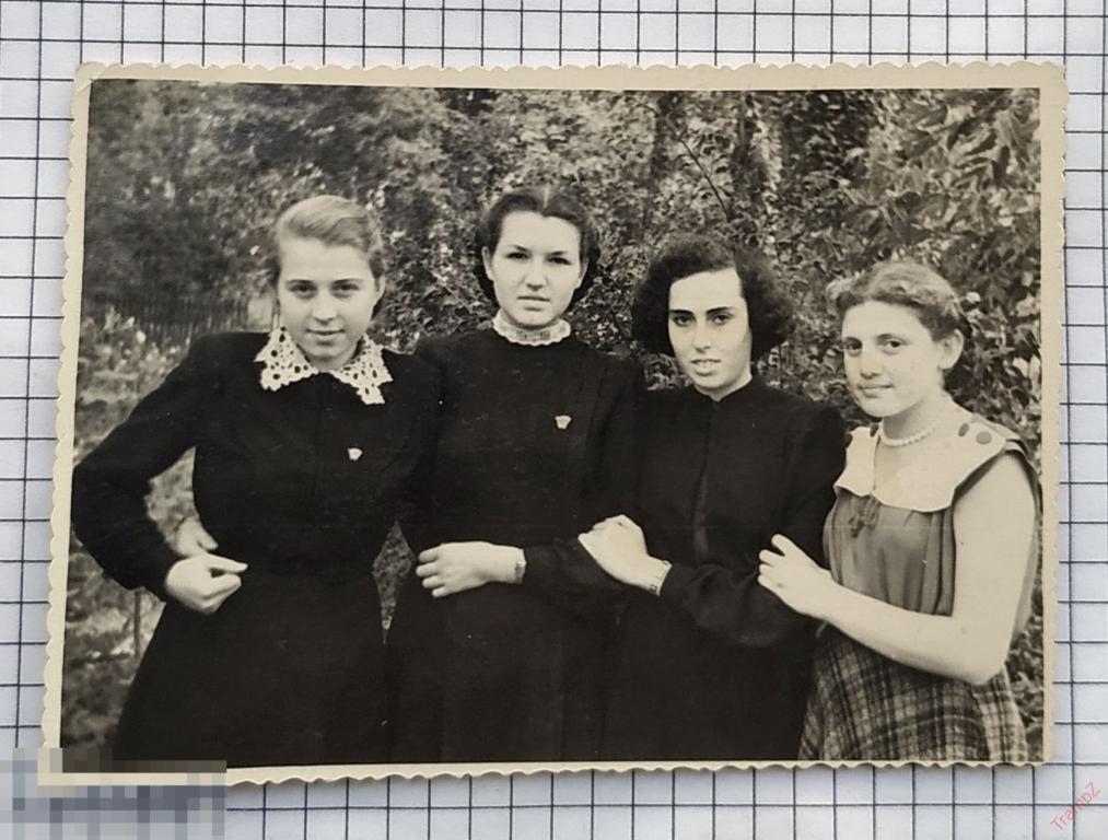 Фотография девушки ученицы школьницы комсомолка, школьное платье, форма прическа #63 