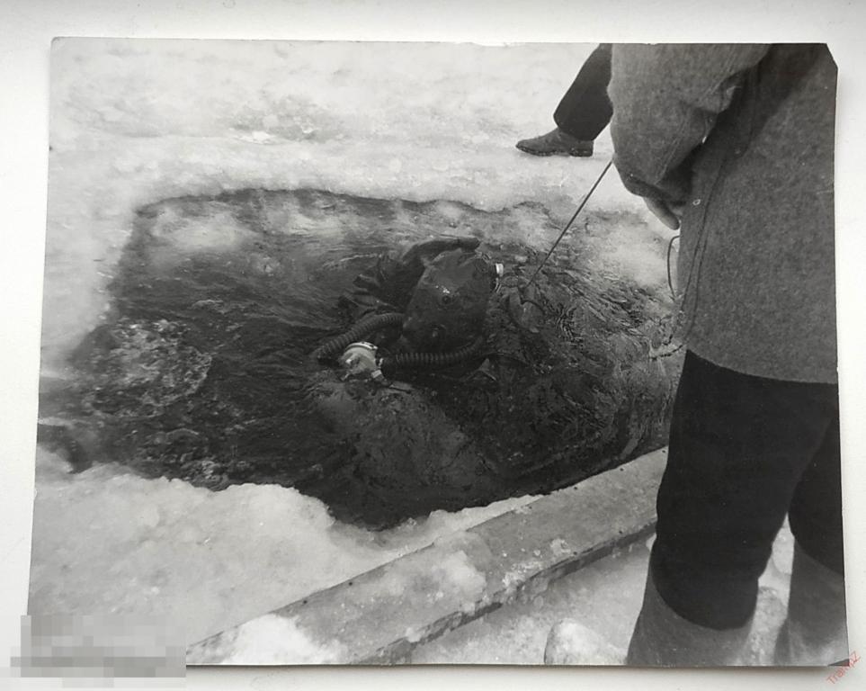 Фотография аквалангист водолаз. погружение под лёд. акваланг #65 