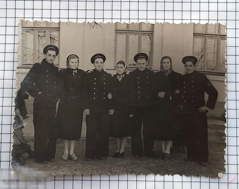 Фотография военнослужащие моряки матросы, девушки женщины в платках #65 