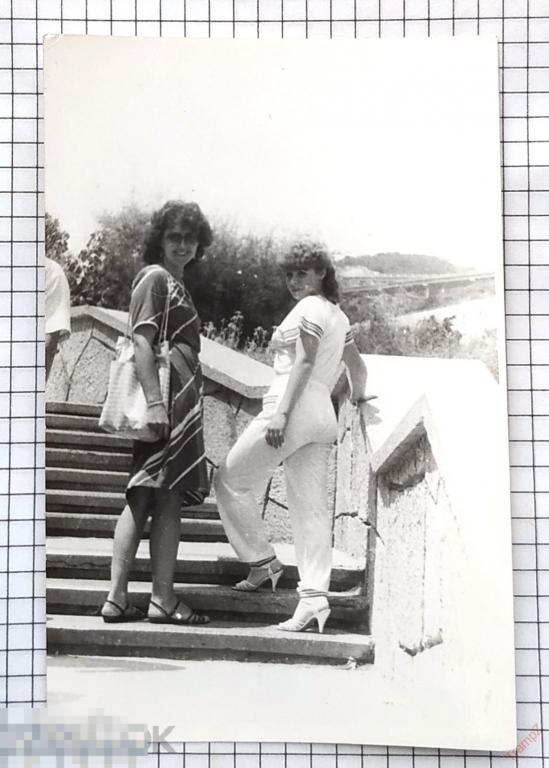 Фотография женщины мода одежда платье сумка прическа #66 