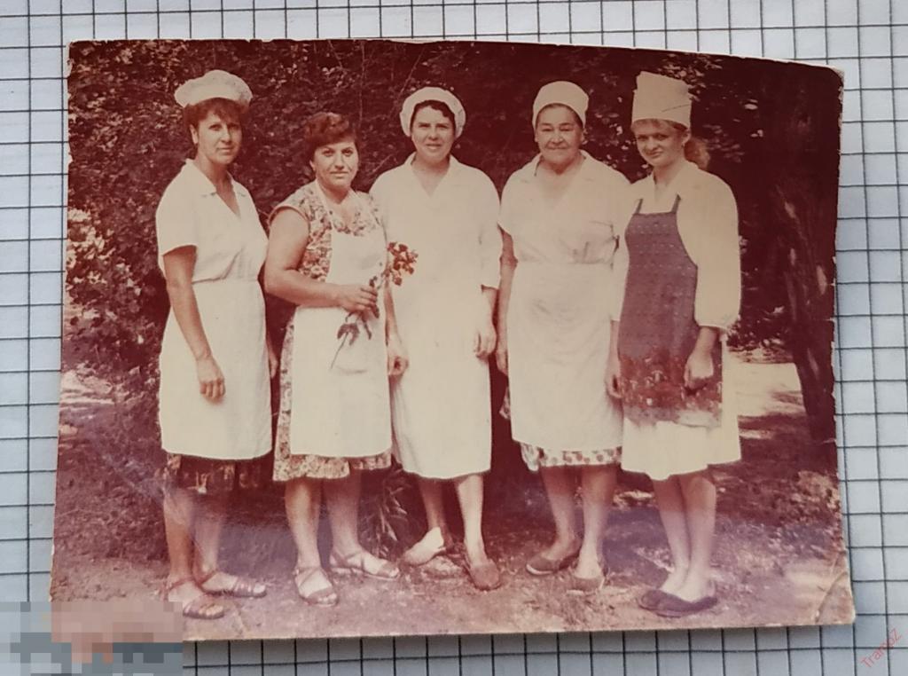 Фотография цветная женщины в белых халатах, поварихи #68 