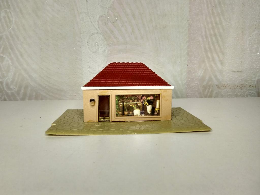 16мм (HO) Vero Магазин,на подставке