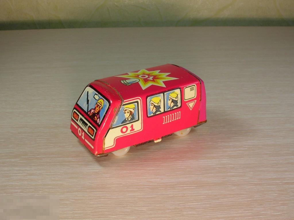 Пожарная машина с командой. СССР. Редкая разновидность. . 