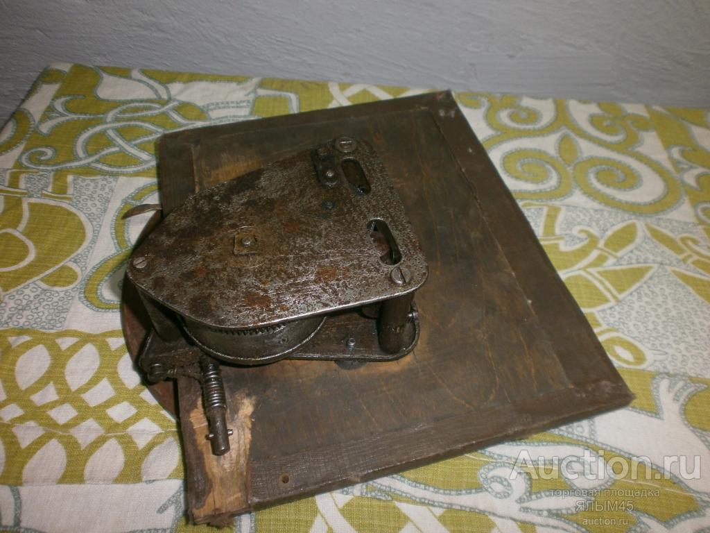 ПАТЕФОН Двигатель (пружина)+ диск вращения. Рабочий. Пр-во СССР!  RARE!