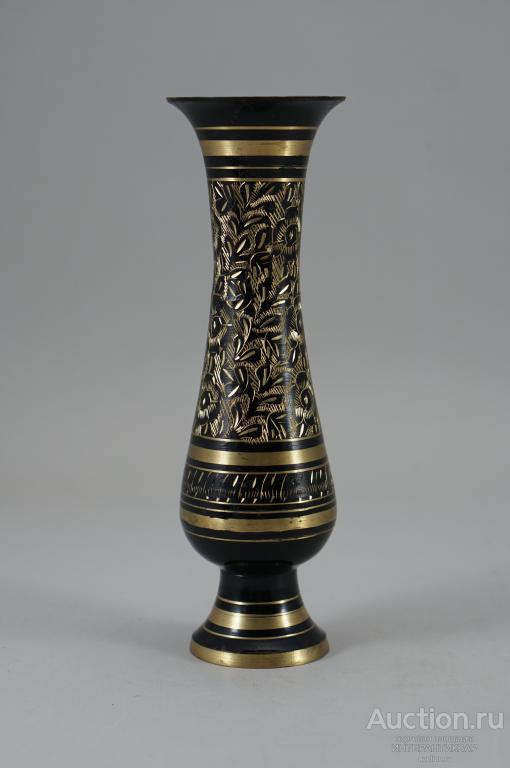 Декоративная металлическая ваза с гравировкой 22АБ0679