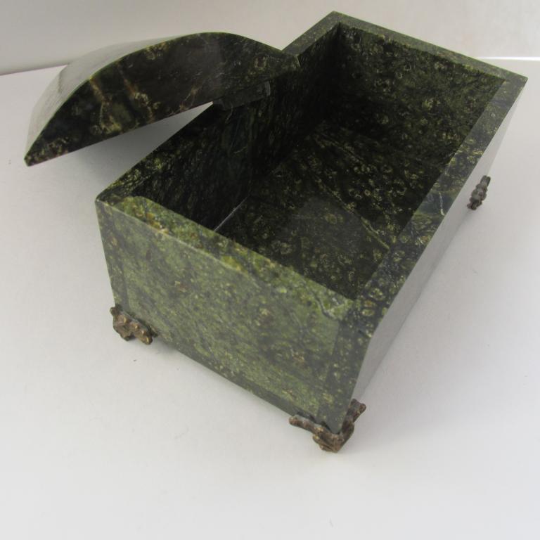 сувенир натуральный камень шкатулка змеевик металл Урал