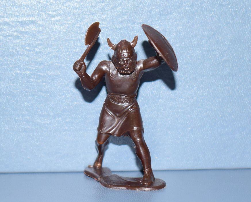 Солдатики СССР Викинги ДЗИ,Викинг с топором и щитом.