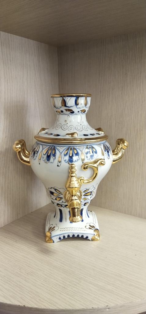 Фигурка " Самовар  " . СССР. Фарфор. Гжель.