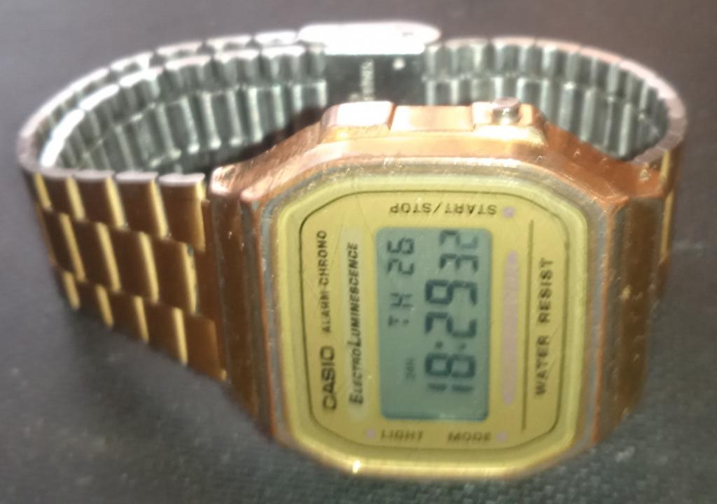 Casio Illuminator Electro Luminescence Alarm chrono A168 1572
