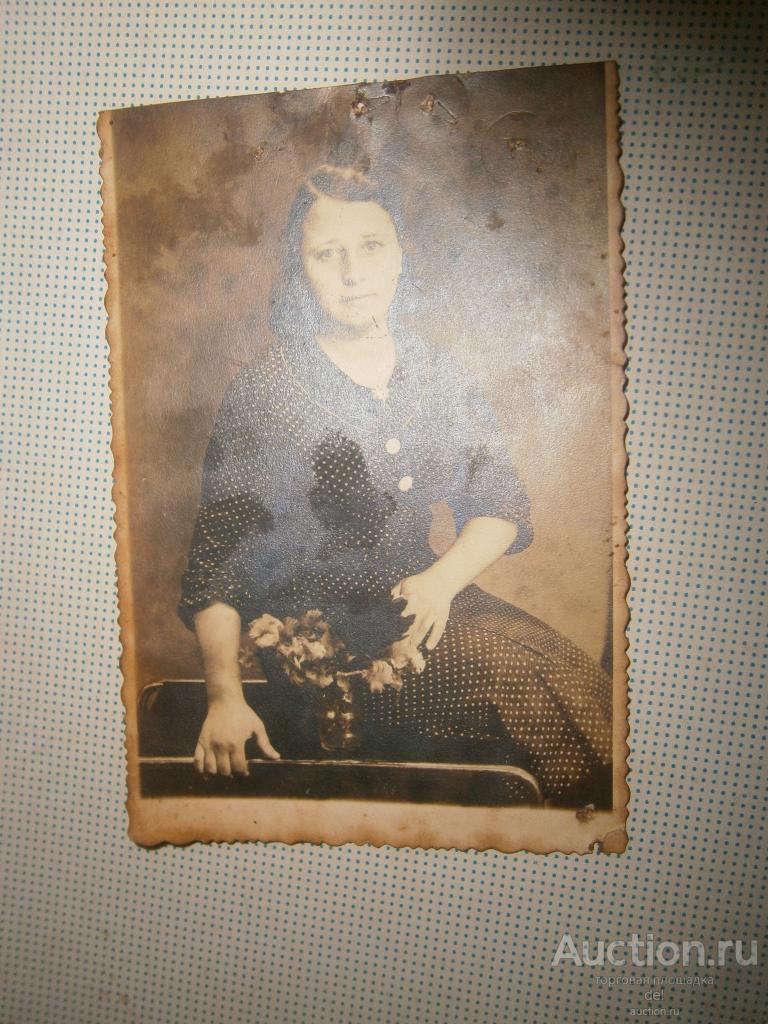 Фото, женщина, примерно середина прошлого века, может раньше, красивая, цветы, платье, брошь,СССР