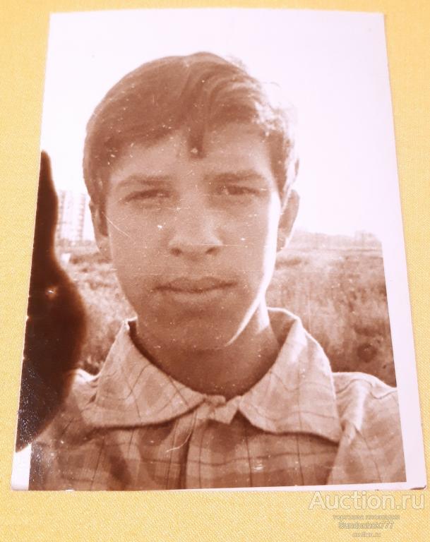 Советское Селфи. Парень в рубашке, Сибиряк. ФотоПортрет. 1970-71 год. 9 х 12 см.