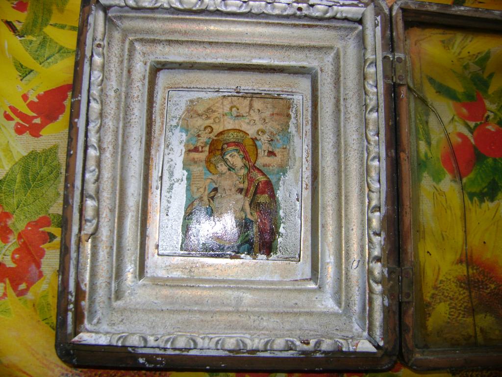 Икона.Б.М. в киоте.