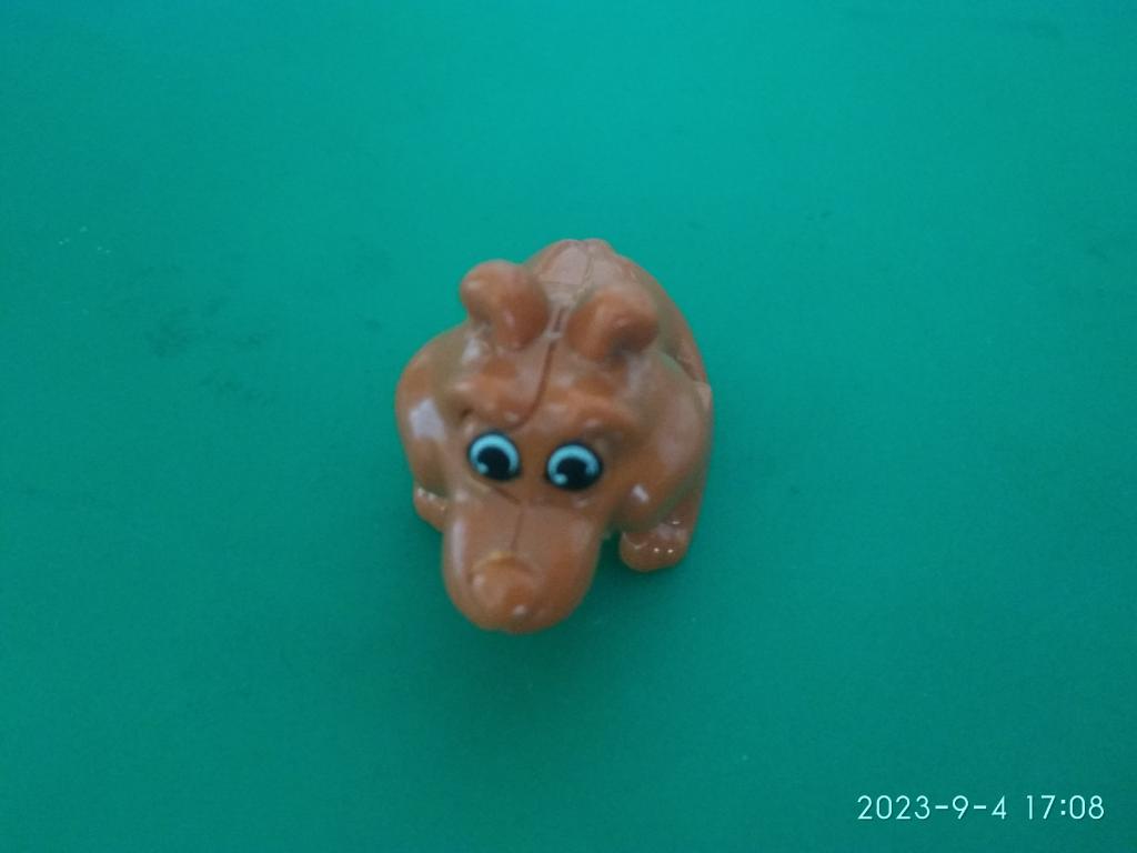 Фигурка из Киндер-Сюрприза. Собака. Бульдог. Боксер.