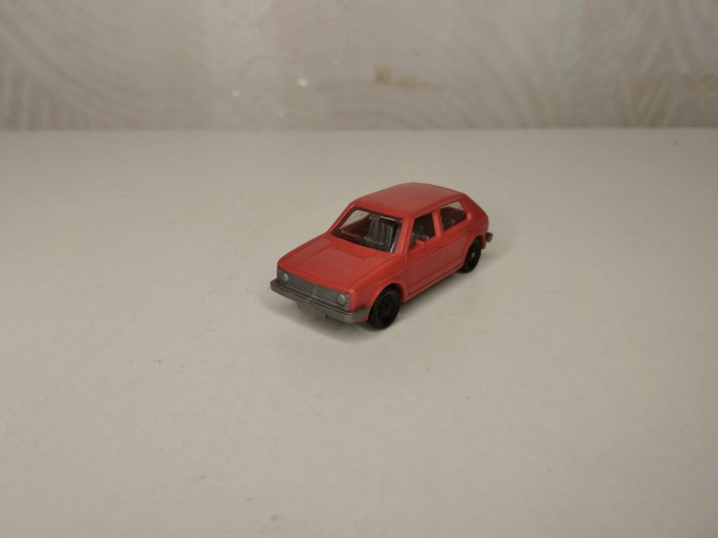 16мм (HO) Volkswagen Golf красный,Fleischmann