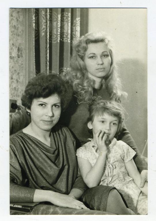 Три девицы 1986 год - фото СССР (163)