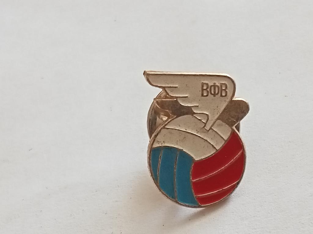Значок Знак Геральдика и Другие  ВФВ Мяч № 35 Более 30000 т