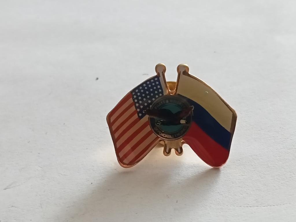 Значок Знак Геральдика и Другие Флаги Россия США № 35 Более 30000 т