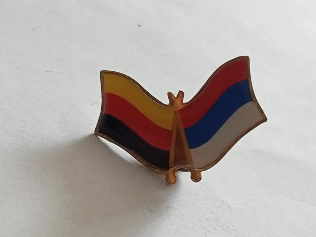 Значок Знак Геральдика и Другие Флаги Россия Германия № 35 Более 30000 т