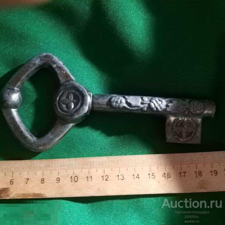 Ключ, большой, редкий, из Крыма, сувенирный, увесистый, СССР, клеймо. не чистился
