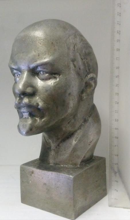 Ленин бюст СССР силумин или шпиатр