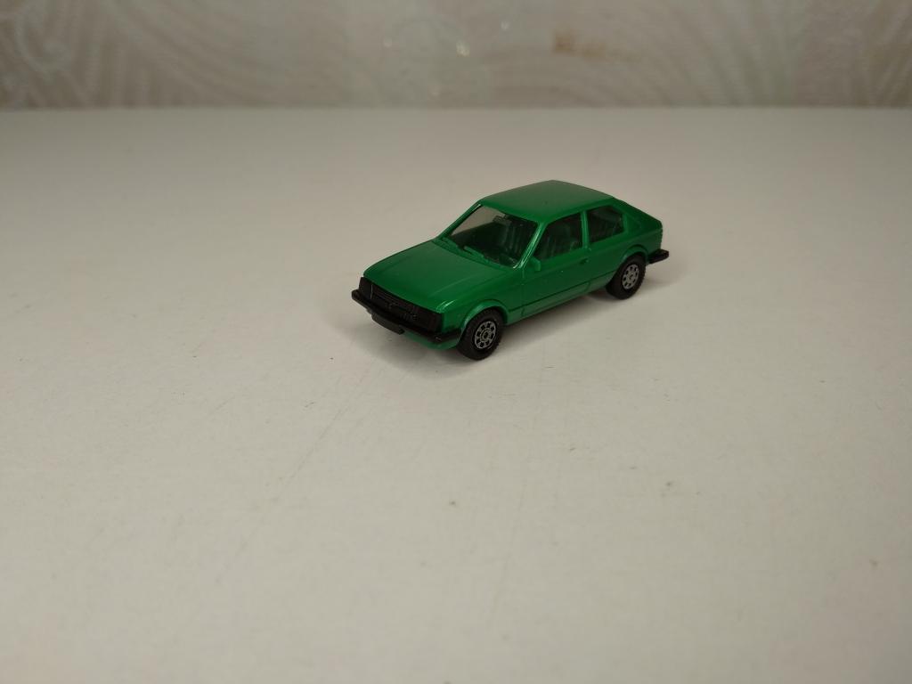 16мм.(HO) Opel Kadett Berlina SR,Herpa
