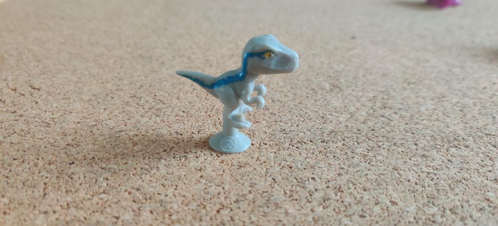 Игрушка магазин Пятерочка акция Завры на присоске Jurassic World Динозавр Велоцираптор Блю