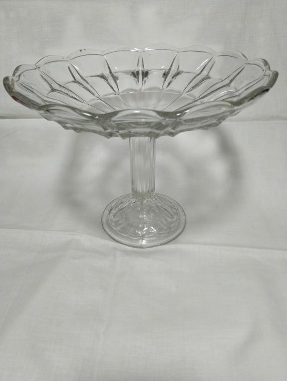 Ваза с фестончатым краем на ножке для фруктов, СССР, стекло, 1950-1960 гг.